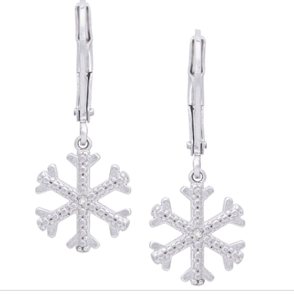 NWT  Silver Plated Diamond Accent Snowflake Leverback Earrings